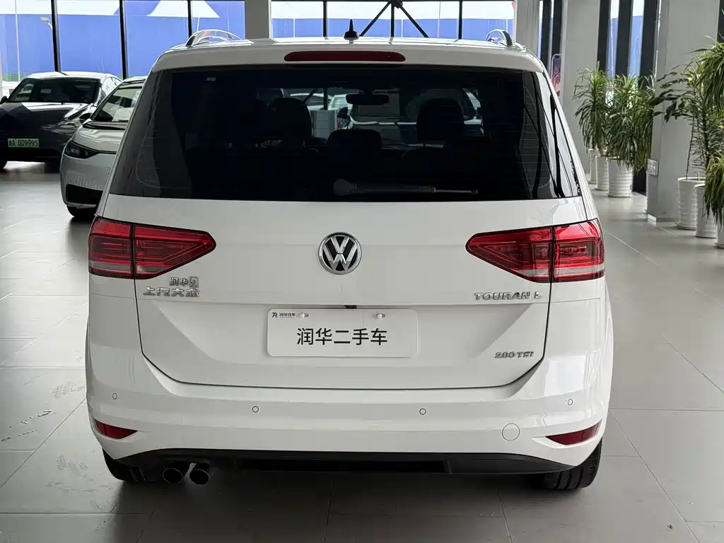 Volkswagen Touran 2019 — фото 4