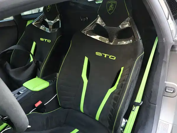 Lamborghini Huracan 2021