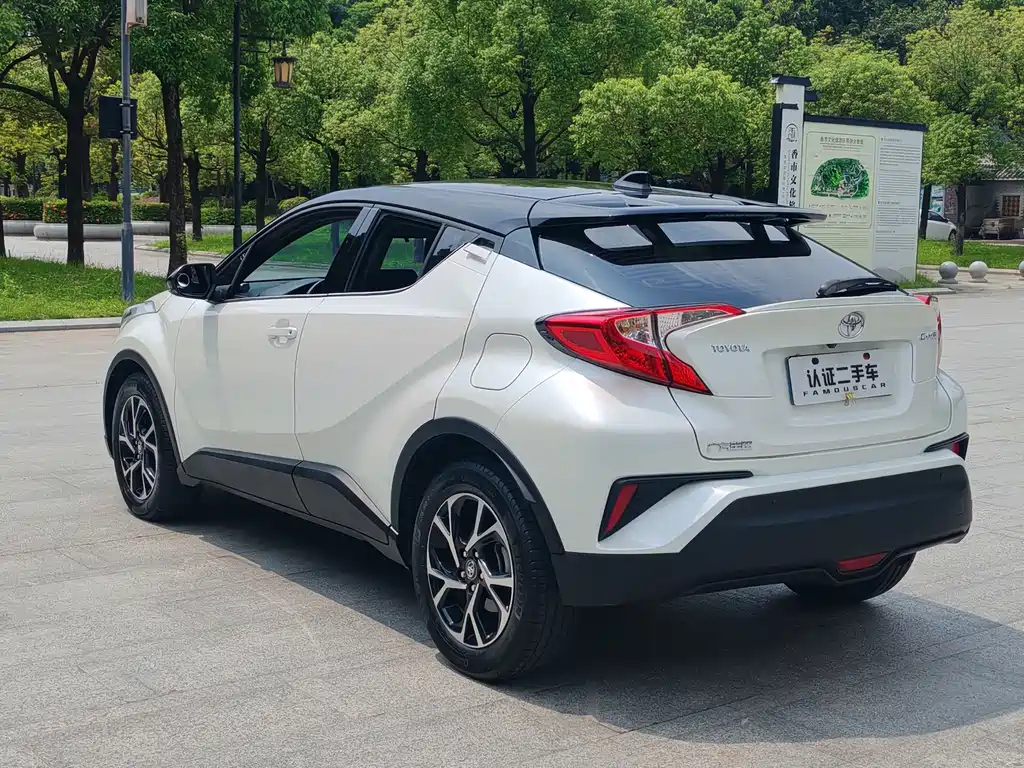 Toyota C-HR 2021 — фото 25