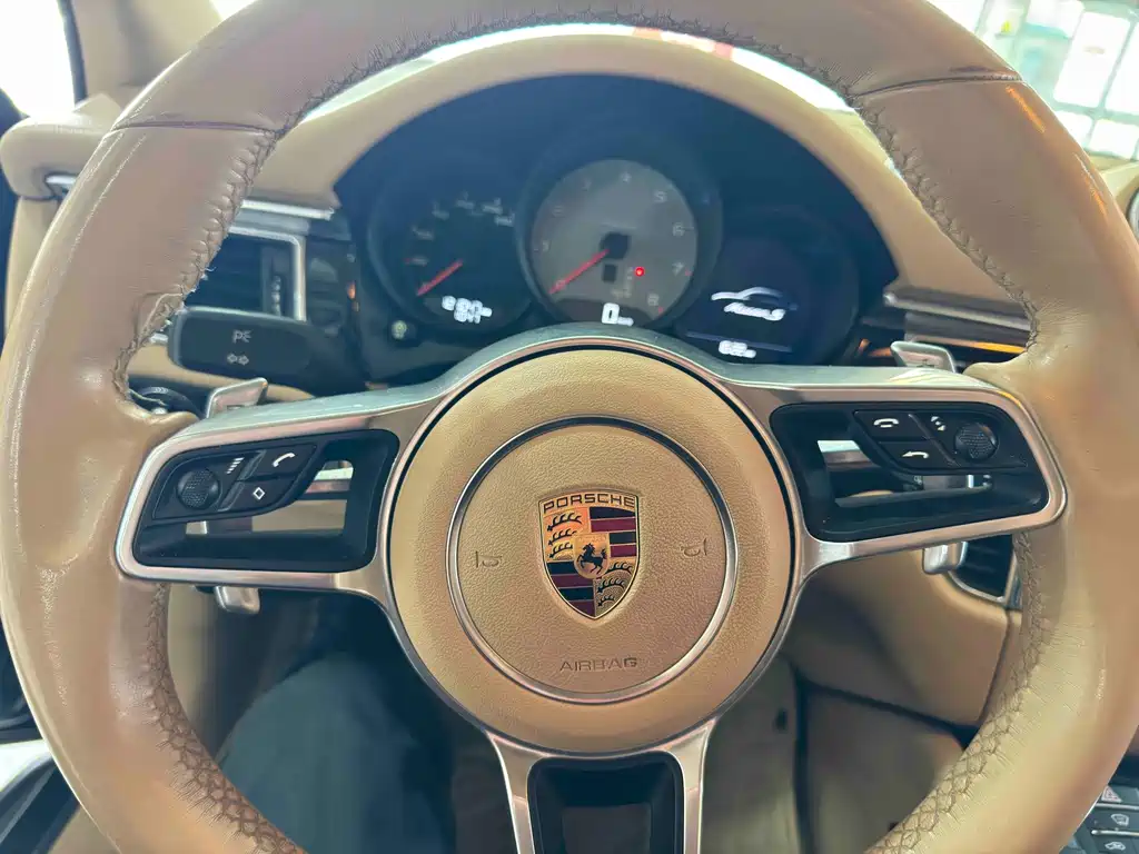 Porsche Macan 2016 — фото 13