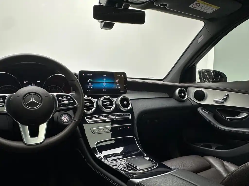 Mercedes-Benz GLC 2020 — фото 15
