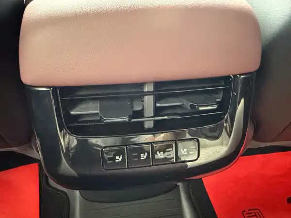 BYD Seal 07 DM-i 2025