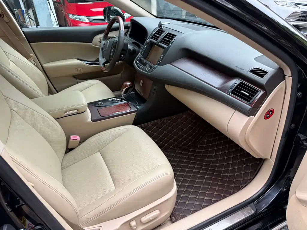 Toyota Crown 2010 — фото 13