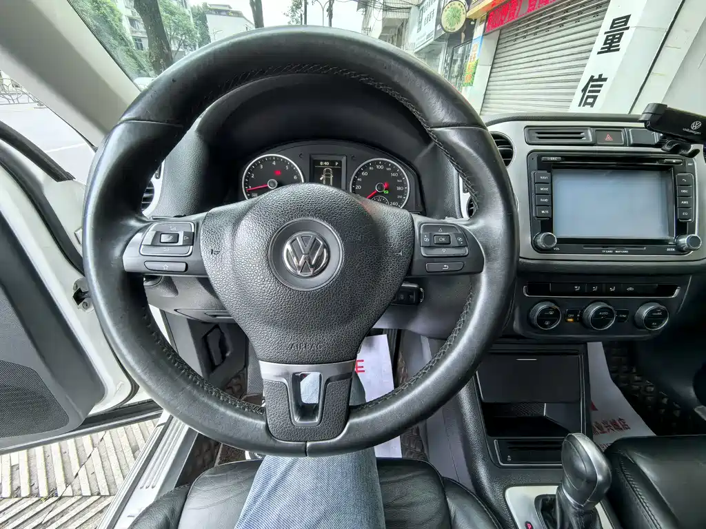 Volkswagen Tiguan 2014 — фото 12