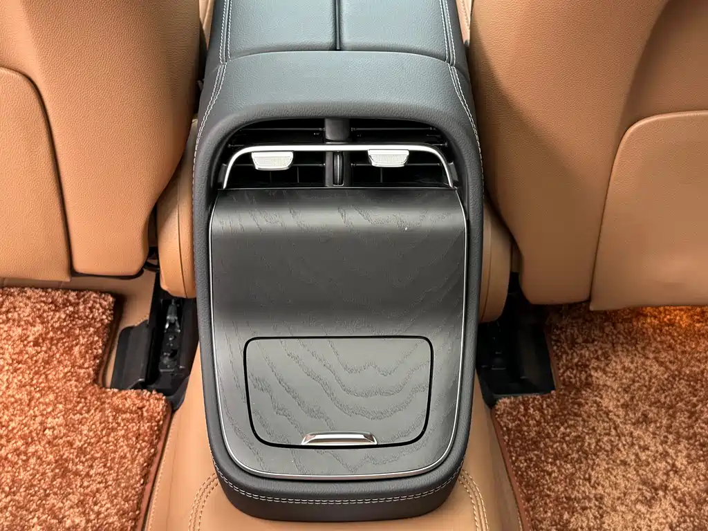 Mercedes-Benz E-Class 2025 — фото 15