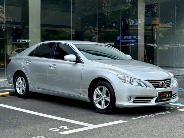 Toyota Reiz 2013