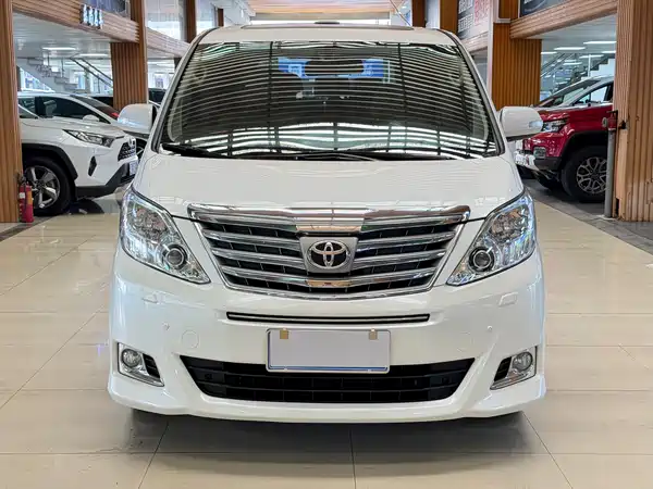 Toyota Alphard 2013