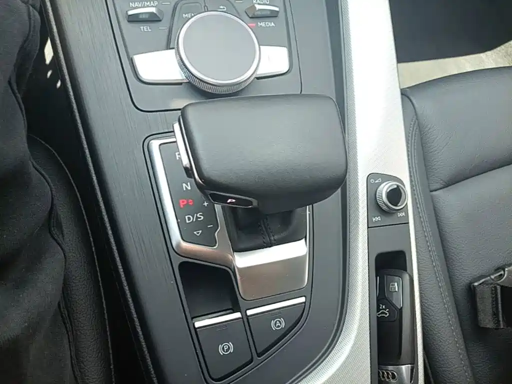 Audi A4 2020 — фото 14