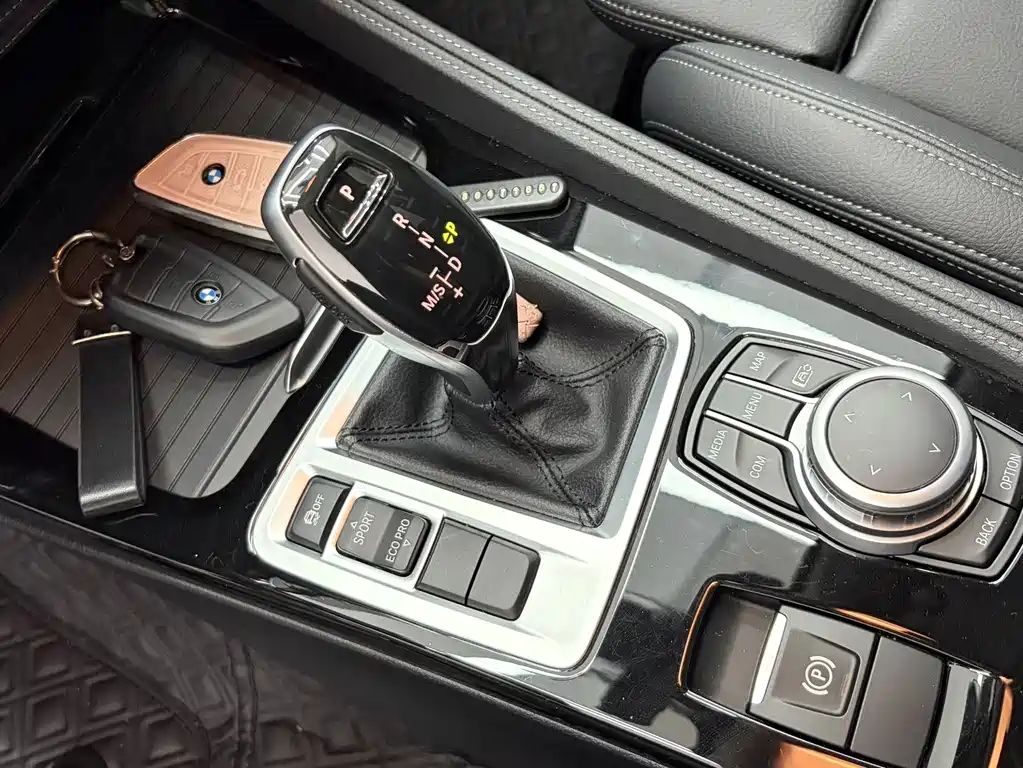 BMW 1 Series 2022 — фото 15