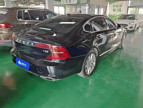 Volvo S90 2020