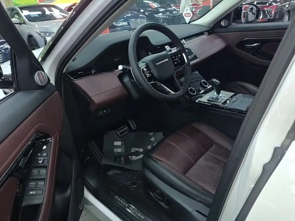 Land Rover Range Rover Evoque 2024 — фото 16