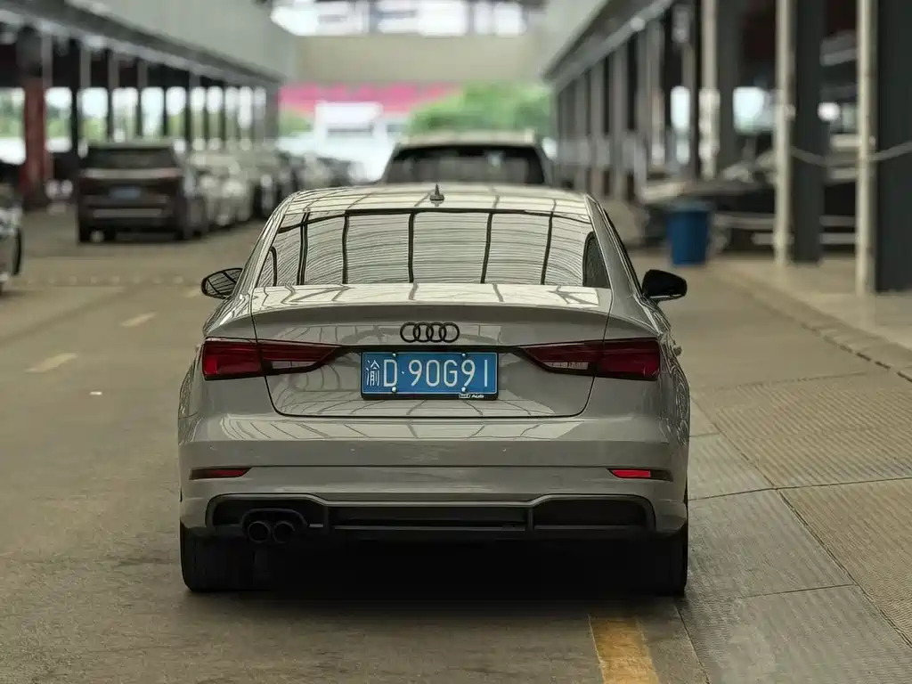 Audi A3 2018 — фото 8