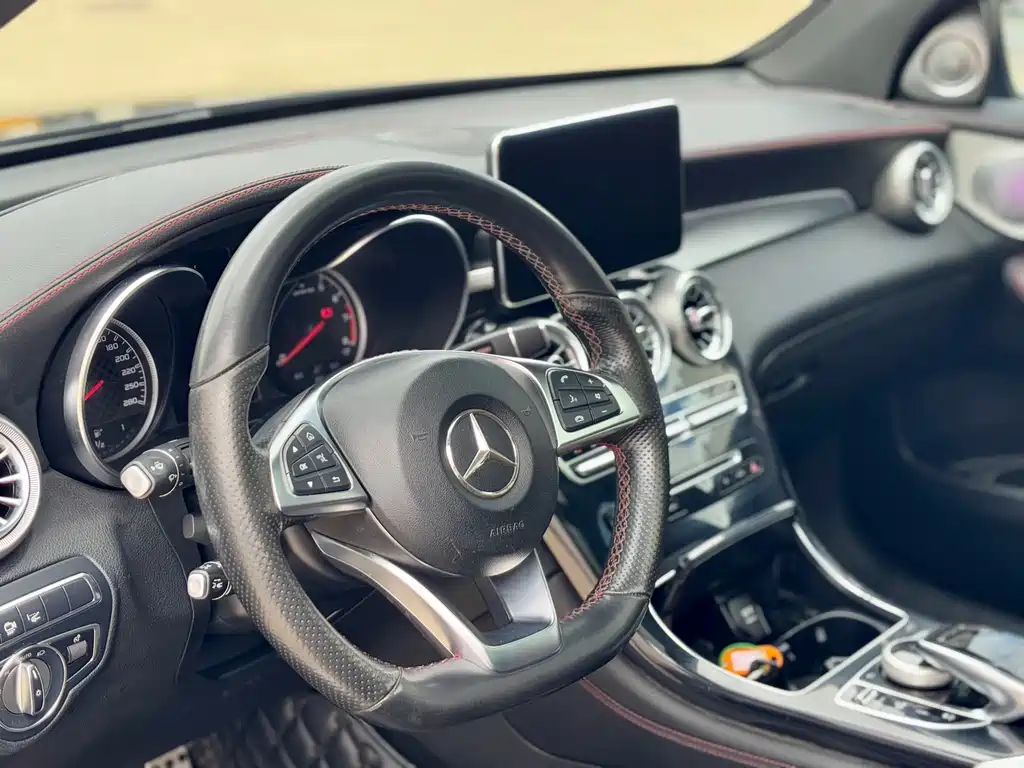 Mercedes-Benz GLC AMG 2018 — фото 5