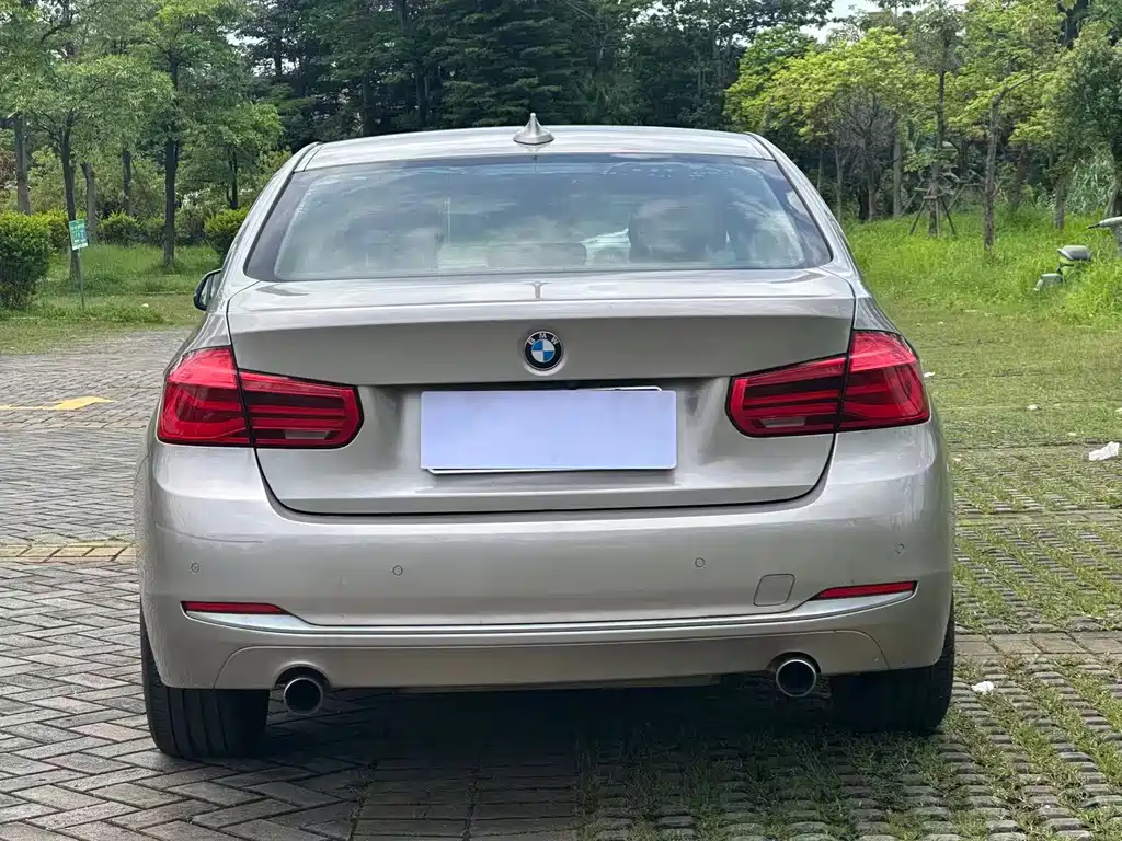 BMW 3 Series 2016 — фото 10