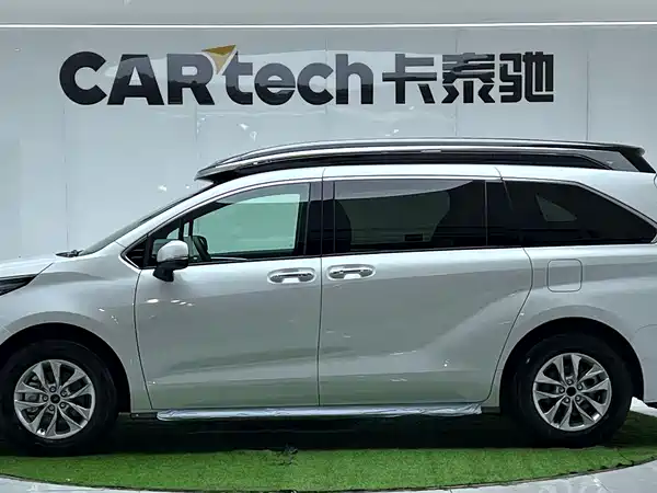 Toyota Granvia 2024
