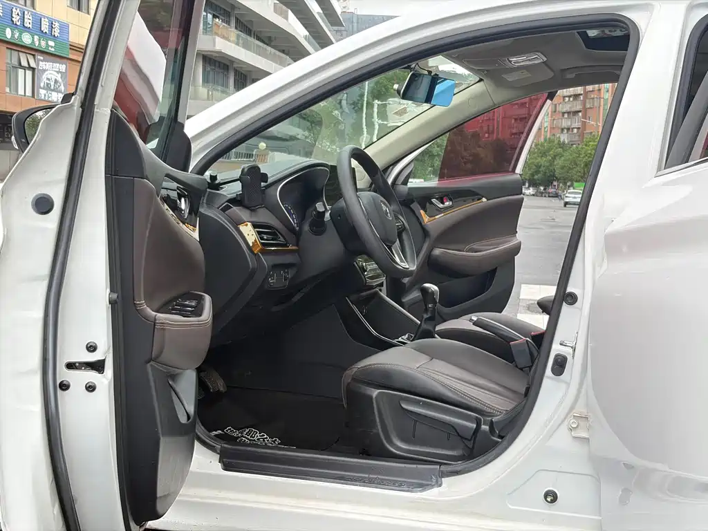 Changan Eado DT 2019 — фото 10