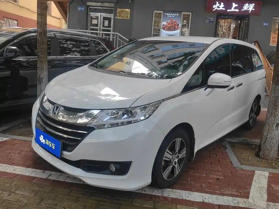 Honda Odyssey 2017 — фото 1