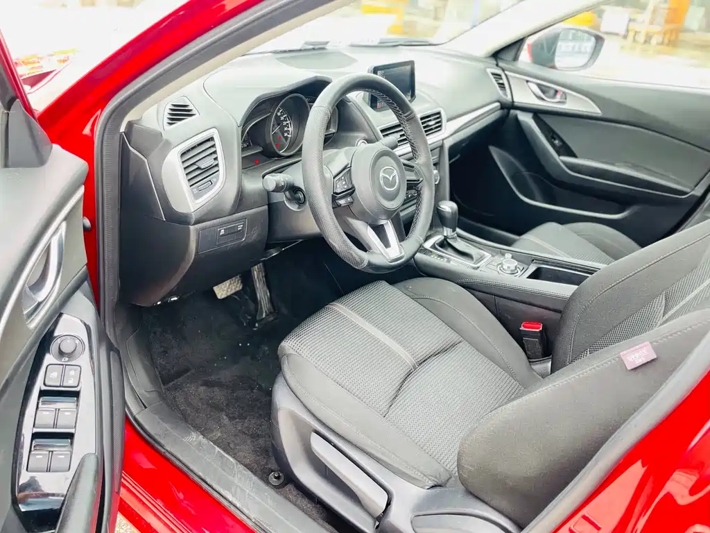 Mazda 3 Axela 2019