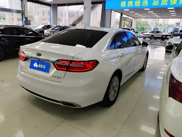 Ford Taurus 2017