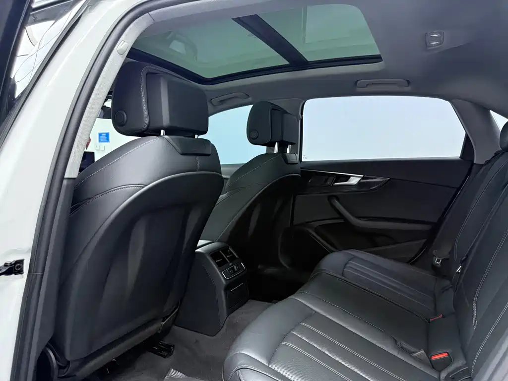 Audi A4L 2020