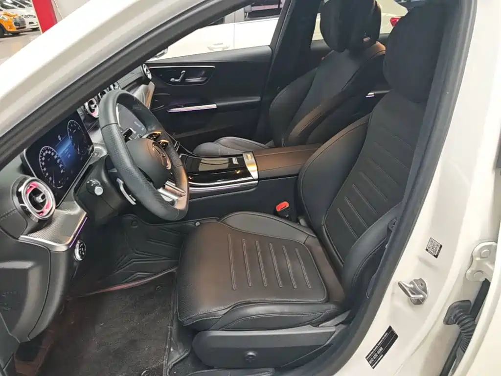 Mercedes-Benz C-Class 2023 — фото 15