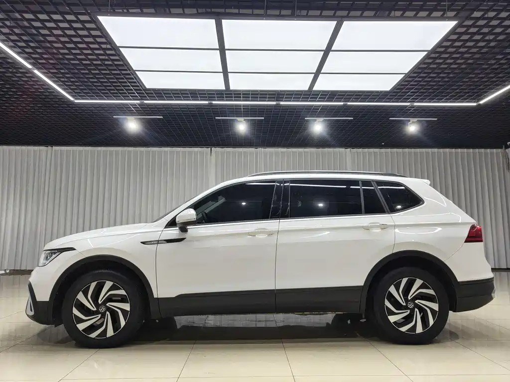 Volkswagen Tiguan L 2022