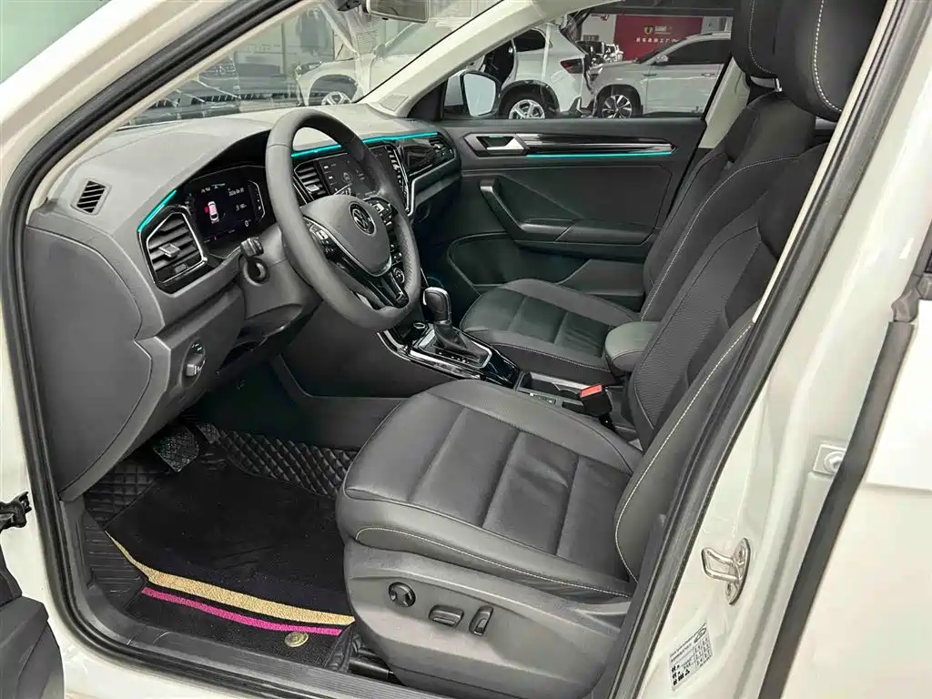 Volkswagen T-Roc 2023 — фото 11