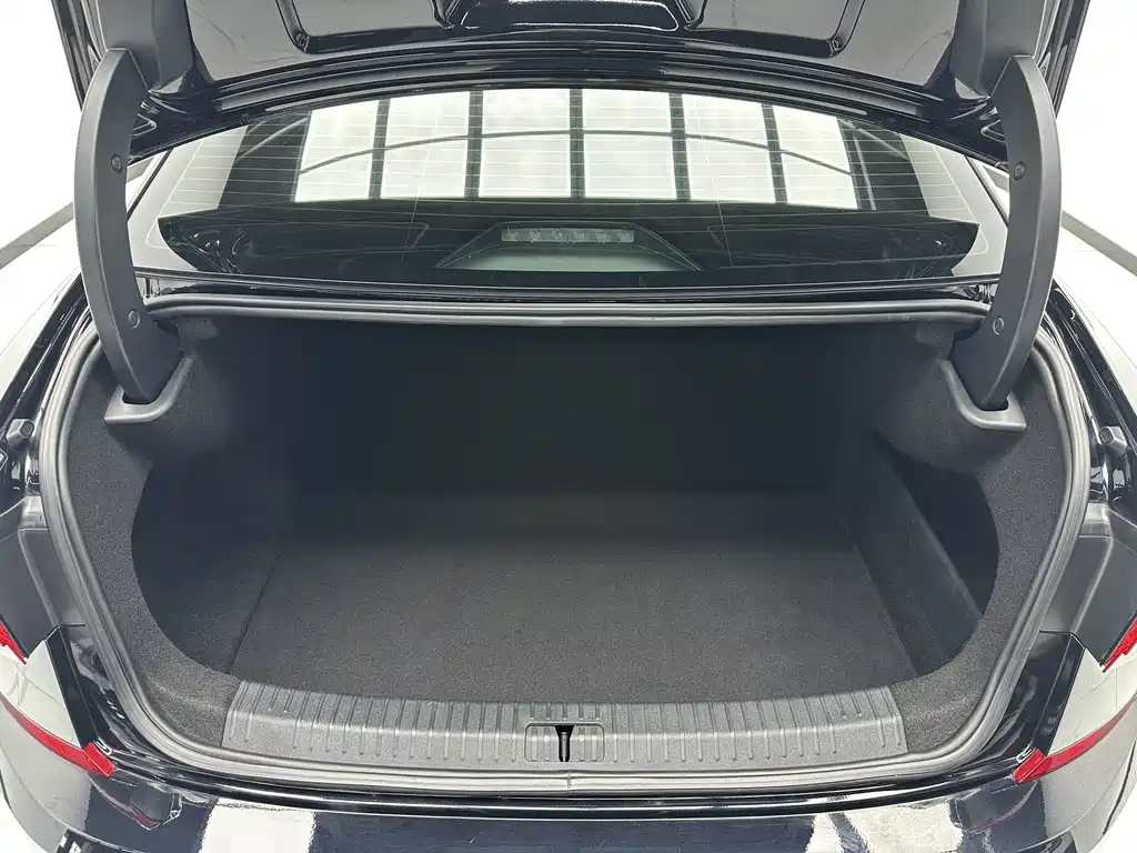 Volkswagen Passat 2022 — фото 17
