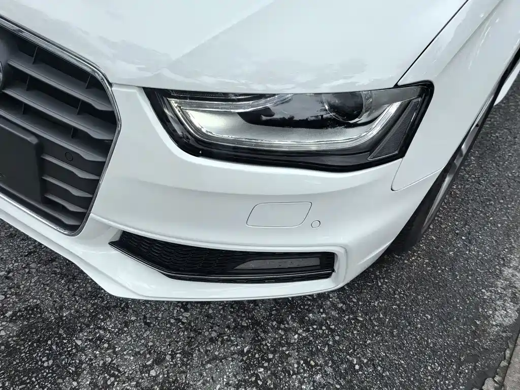Audi A4L 2015