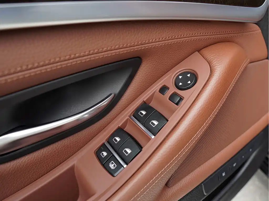 BMW 5 Series 2015 — фото 22