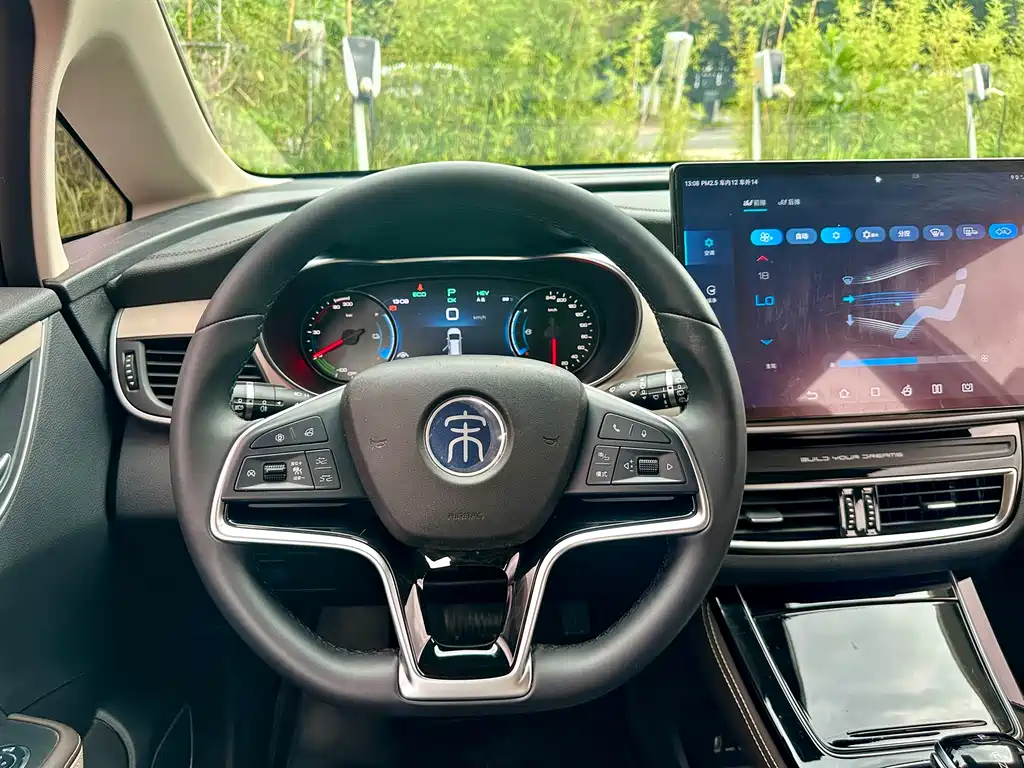 BYD MAX New Energy 2022 — фото 16
