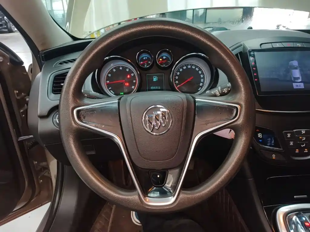 Buick Regal 2017 — фото 11