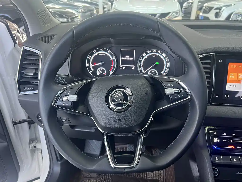 Skoda Karoq 2022 — фото 10