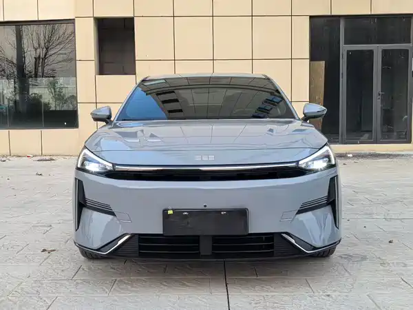 Geely Galaxy L6 2025