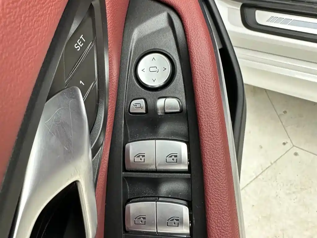 BMW 3 Series 2023 — фото 12