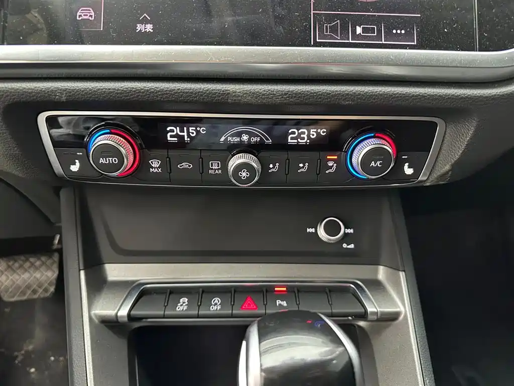 Audi Q3 2021 — фото 21