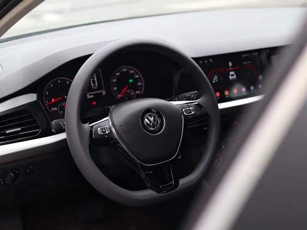 Volkswagen Lavida 2019 — фото 16