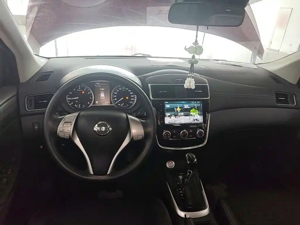 Nissan Tiida 2019 — фото 10