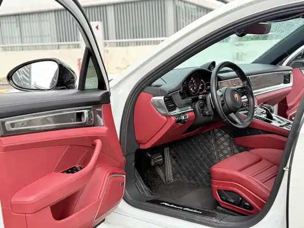 Porsche Panamera 2024