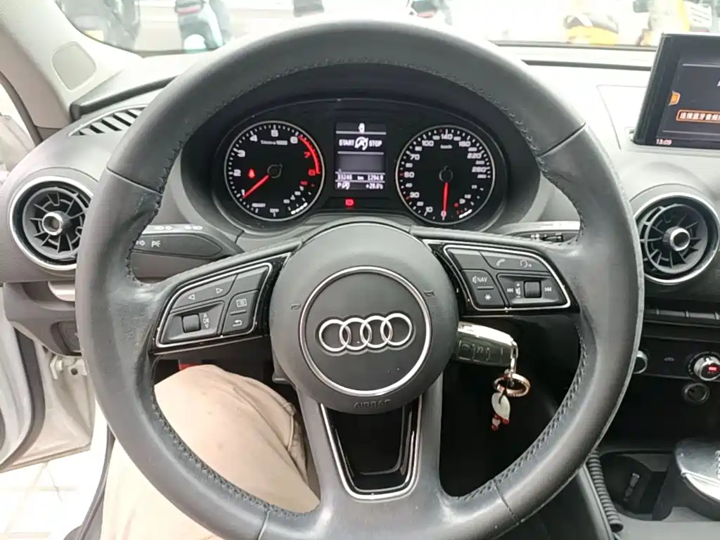 Audi A3 2018 — фото 11