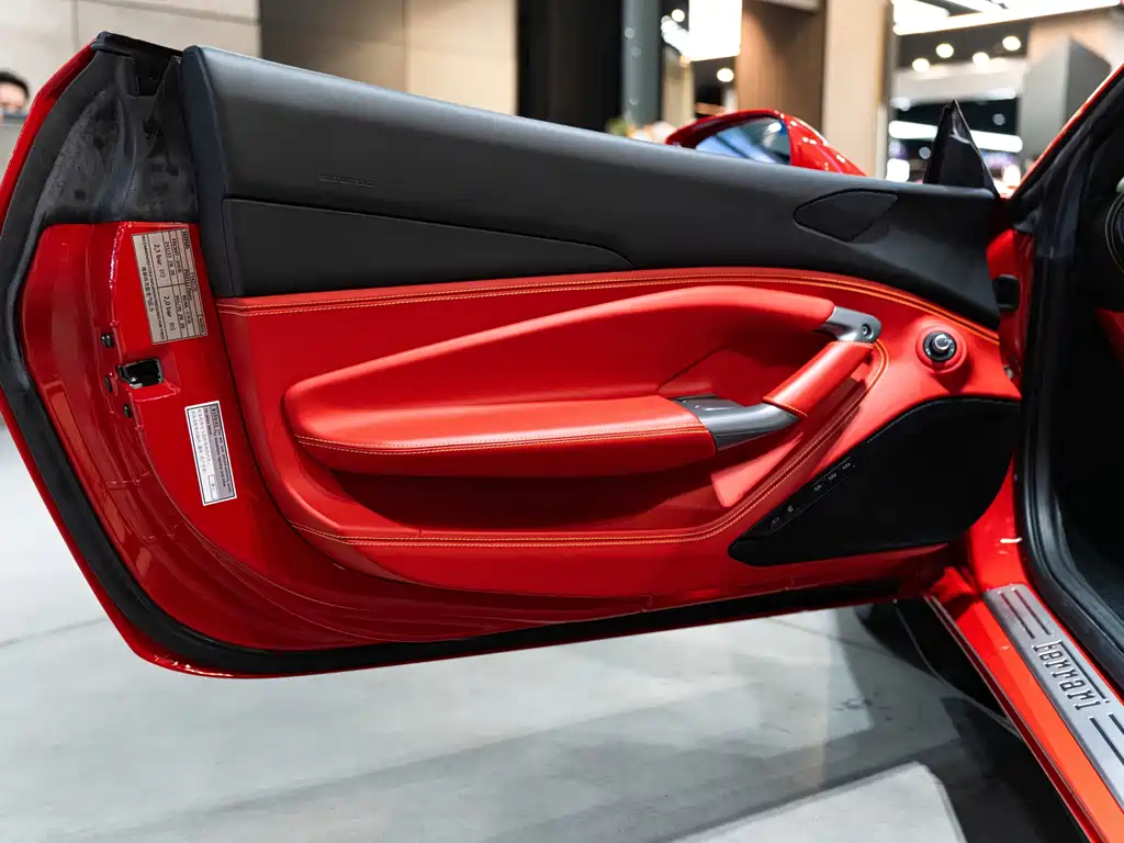 Ferrari F8 2022 — фото 17