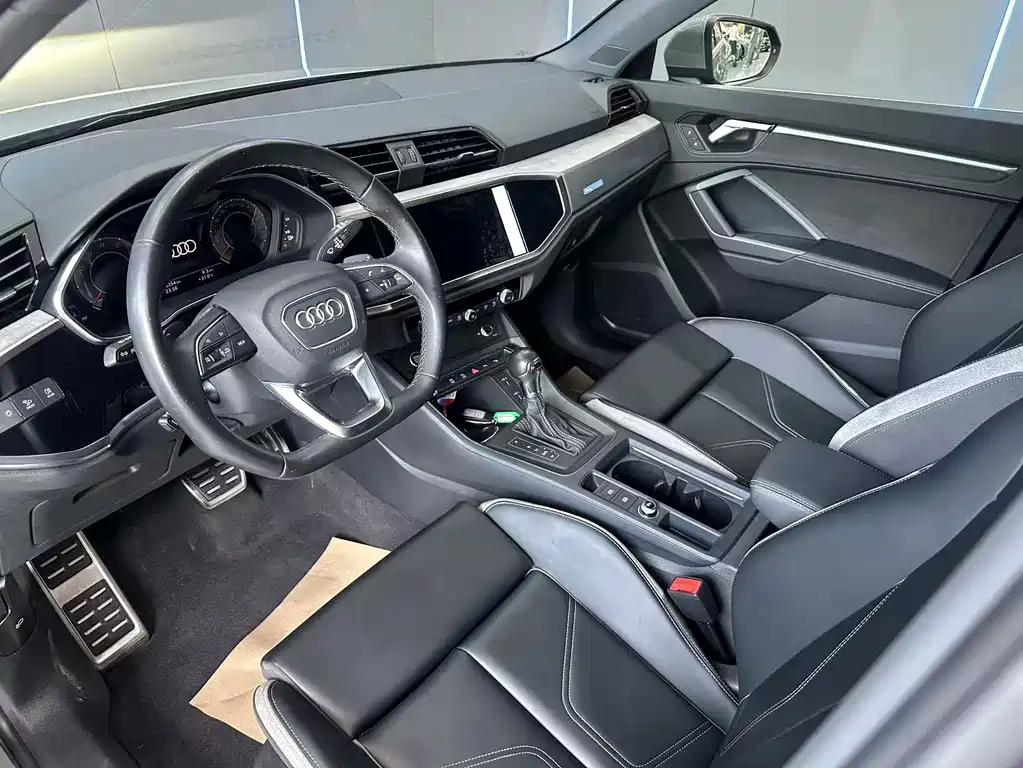 Audi Q3 2023 — фото 11