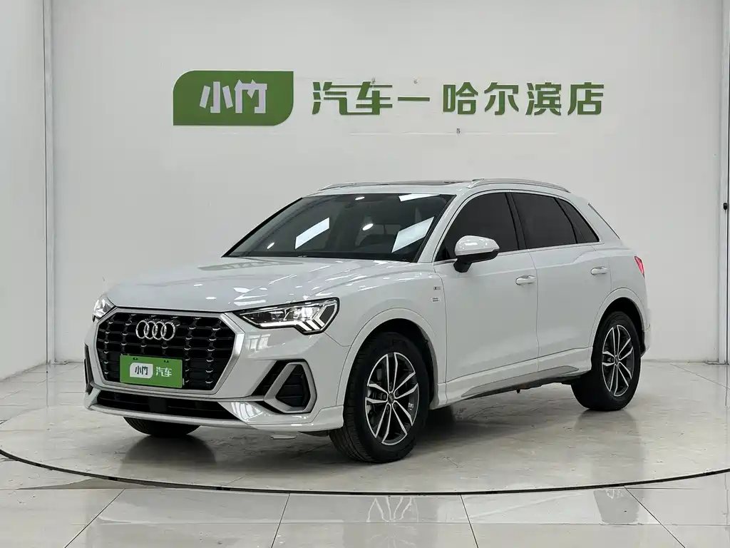 Audi Q3 2022 — фото 1