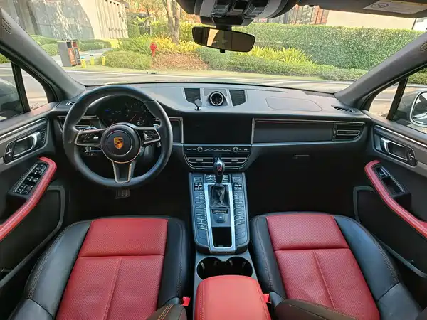 Porsche Macan 2021