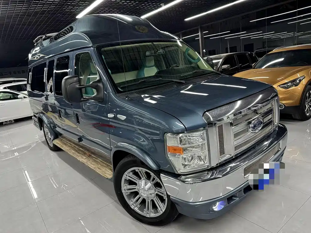Ford E350 2015 — фото 1