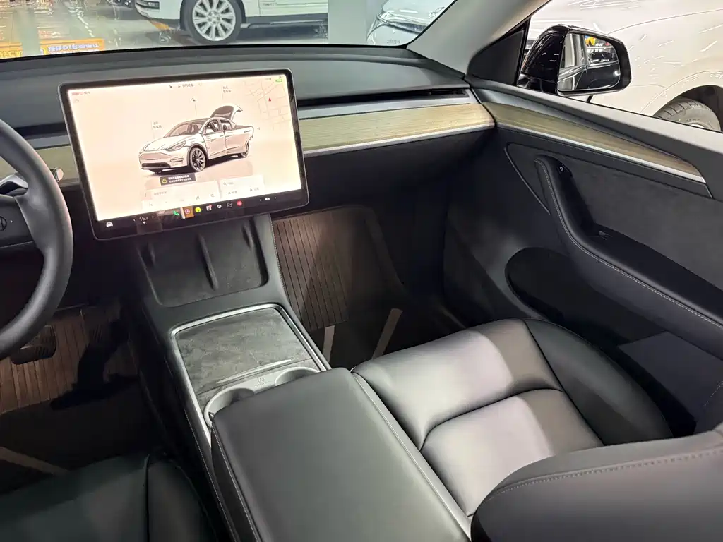 Tesla Model Y 2023 — фото 10