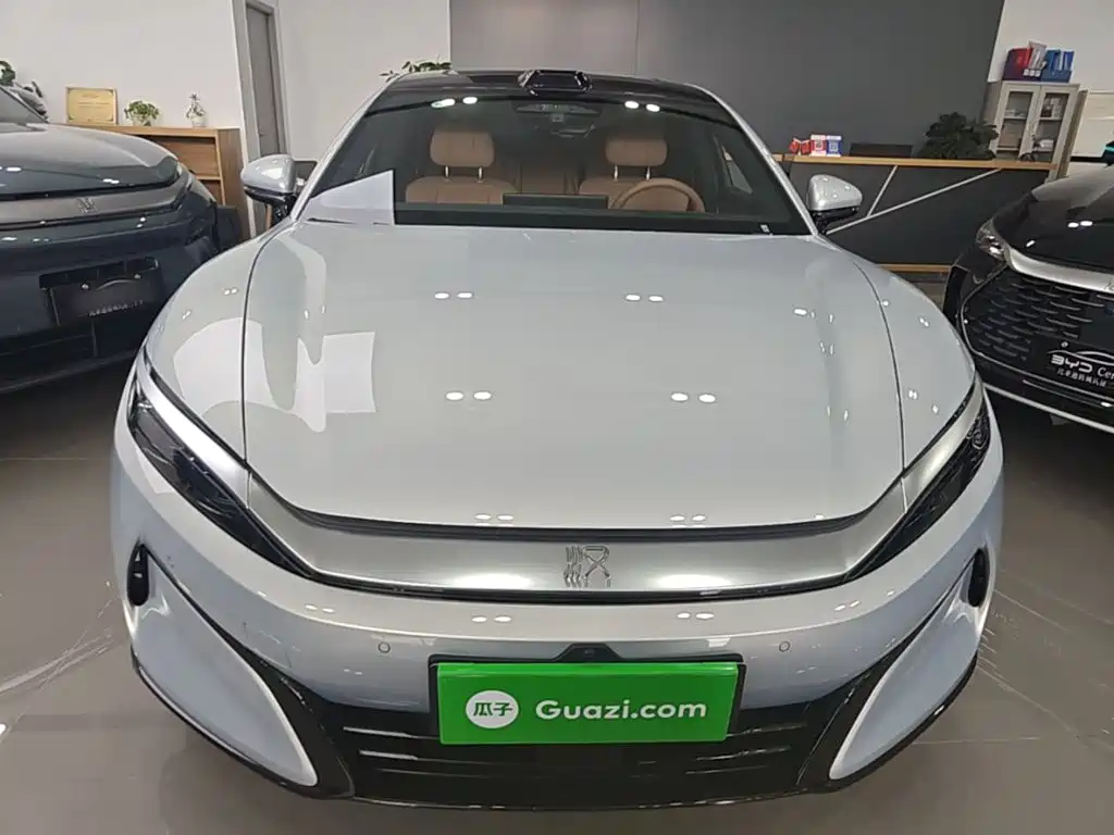 BYD Han L 2025