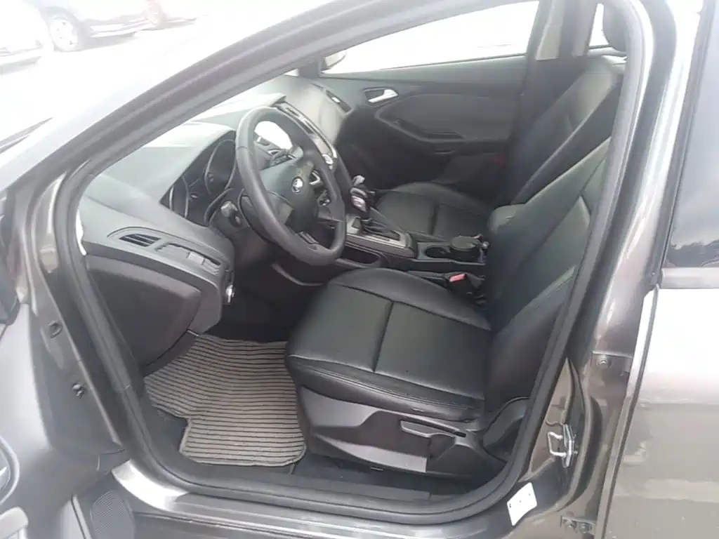 Ford Focus 2015 — фото 15
