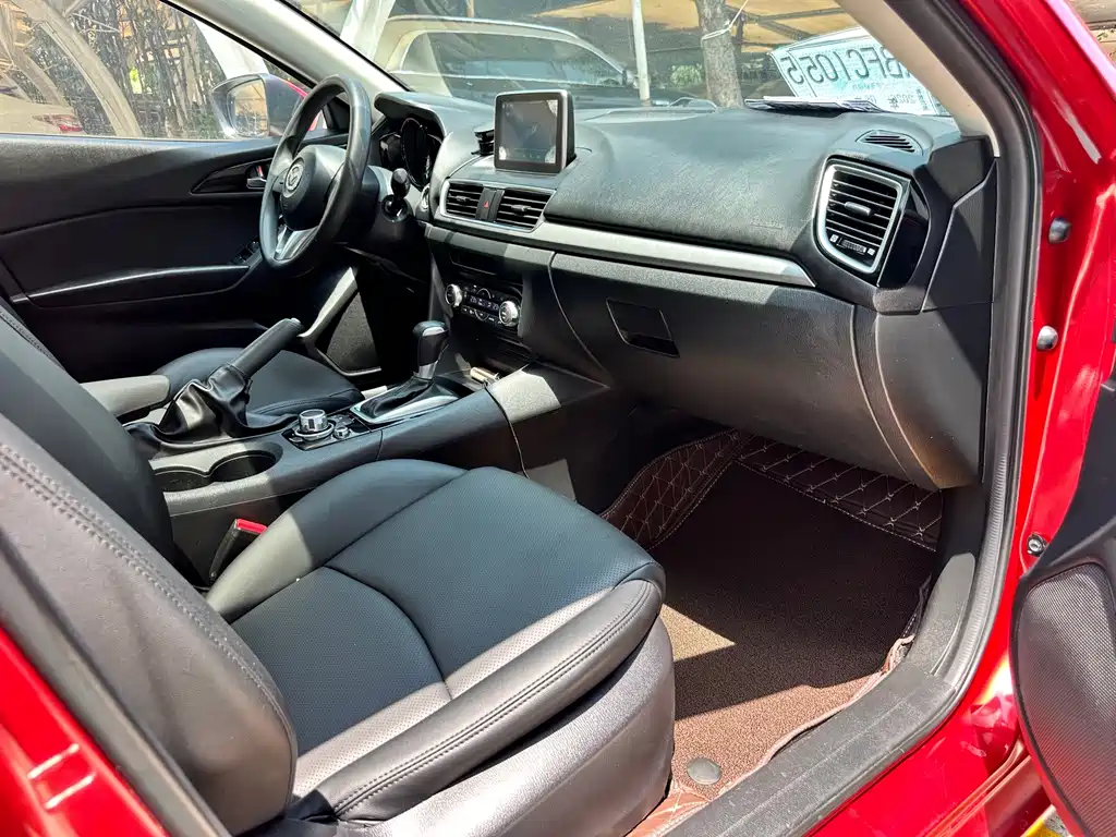 Mazda 3 Axela 2015 — фото 19