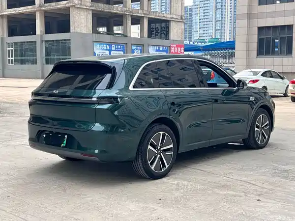Li Auto L6 2025